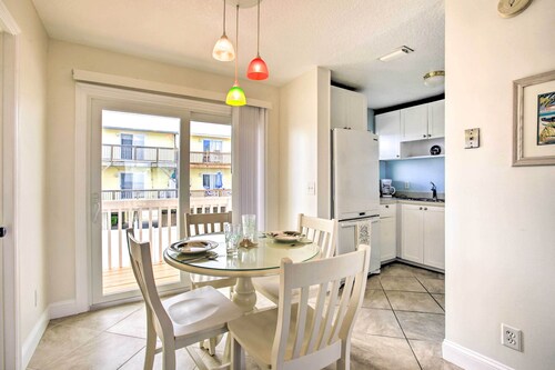 Bright Fernandina Beach Townhome: Walk to Ocean!