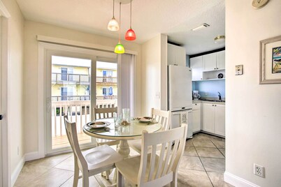 Bright Fernandina Beach Townhome: Walk to Ocean!