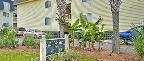 Apartment (2 Bedrooms) | Front of property