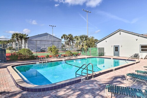< Half-mi to Fort Clinch Beach! Condo w/ Balcony