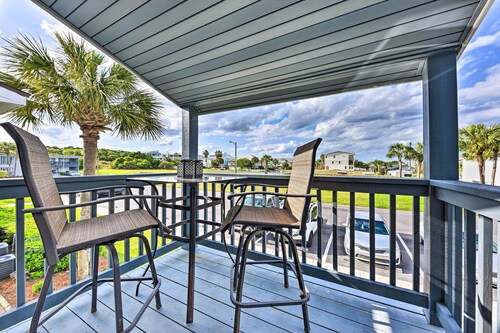 < Half-mi to Fort Clinch Beach! Condo w/ Balcony