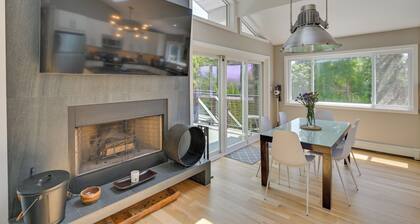 Alluring Hampton Bays Hideaway < 2 Mi to Beach!