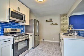 House (2 Bedrooms) | Interior