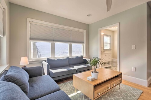 Renovated Barrington Cottage w/ Beach Access!