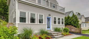Renovated Barrington Cottage w/ Beach Access!