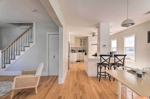Renovated Barrington Cottage w/ Beach Access!