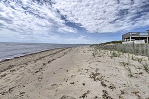 Interior - Peaceful Cottage - Steps to Matunuck Beach (South Kingstown)