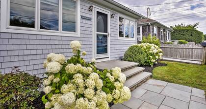 Idyllic Newport Area Cottage - Walk to First Beach