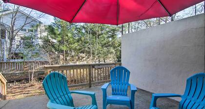 Townhome w/ Outdoor Shower < 1 Mile to Downtown