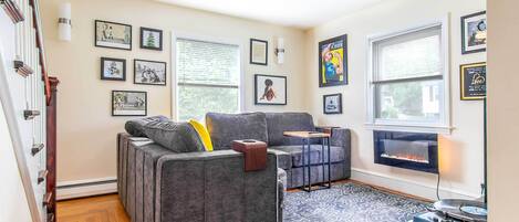 House (2 Bedrooms) | Front of property