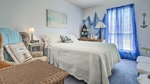 House (3 Bedrooms) - Cute & Cozy Gulf Shores Bungalow: 1/2 Mi to Beach! (Gulf Shores)