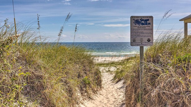 Beach - Cute & Cozy Gulf Shores Bungalow: 1/2 Mi to Beach! (Gulf Shores)