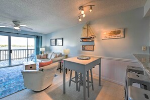 Apartment (3 Bedrooms) | Interior - Stylish Gulf Shores Getaway w/ Dock Access! (Gulf Shores)