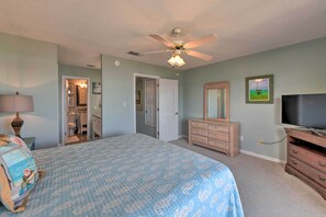 Apartment (3 Bedrooms) | Interior - Stylish Gulf Shores Getaway w/ Dock Access! (Gulf Shores)