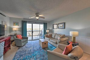 Apartment (3 Bedrooms) | Interior - Stylish Gulf Shores Getaway w/ Dock Access! (Gulf Shores)