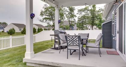 Covered Patio, Grill & Hammock: Frankford Home!