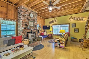 TV, fireplace - Warm & Inviting Jamaica Cabin w/ Grill: Ski & Hike (Jamaica)