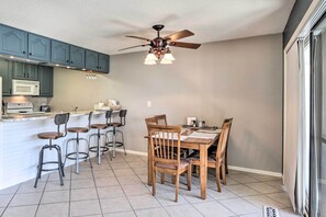 Interior - Waterfront Condo w/ Community Perks in Osage Beach (Osage Beach)