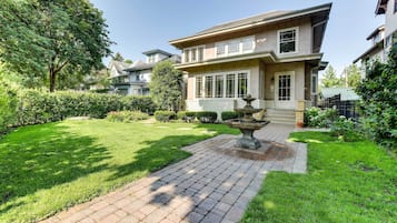 House (4 Bedrooms) | Exterior