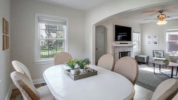 Cottage (3 Bedrooms) | Front of property