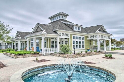 Screened Porch, Outdoor Shower: Millville Villa