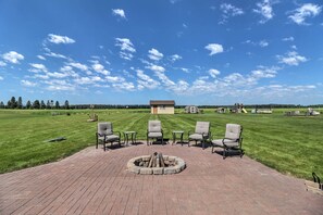 House (4 Bedrooms) | Interior - Columbia Falls Home w/ 1-acre Yard & Views! (Columbia Falls)