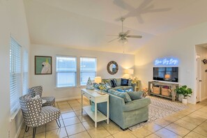 House (3 Bedrooms) | Interior - Sea Isle Retreat: Restaurant, Bar & Marina On-site (Galveston)