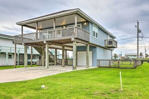 House (3 Bedrooms) | Interior - Sea Isle Retreat: Restaurant, Bar & Marina On-site (Galveston)