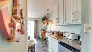 Apartment (1 Bedroom) | Interior