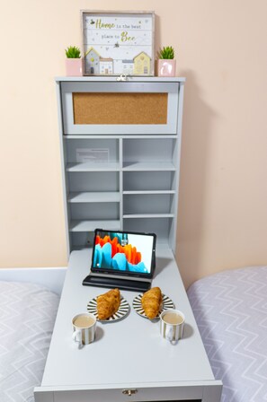 2 ห้องนอน, เตารีด/โต๊ะรีดผ้า, Wi-Fi ฟรี, ผ้าปูที่นอน