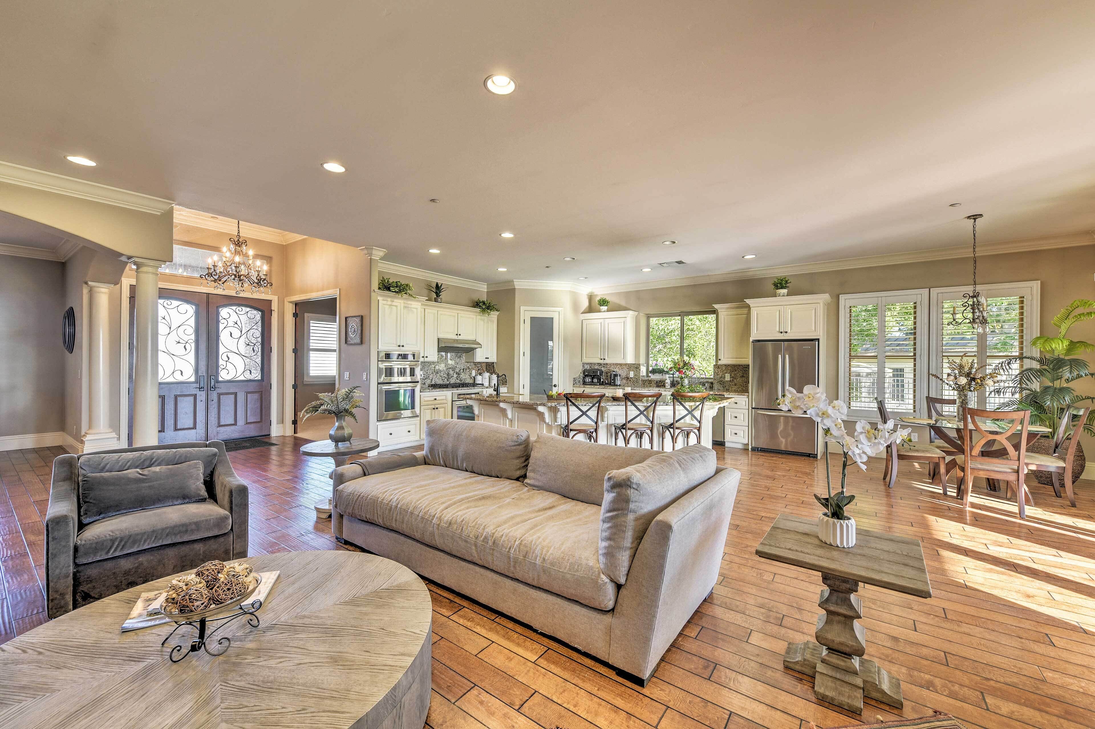 منزل (5 Bedrooms) | المنشأة من الداخل