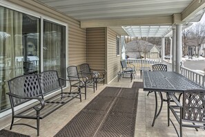 House (6 Bedrooms) | Interior