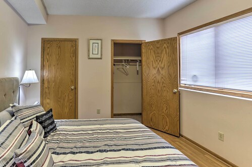 Eagan Home w/ Porch - 5 Mi to Mall of America!