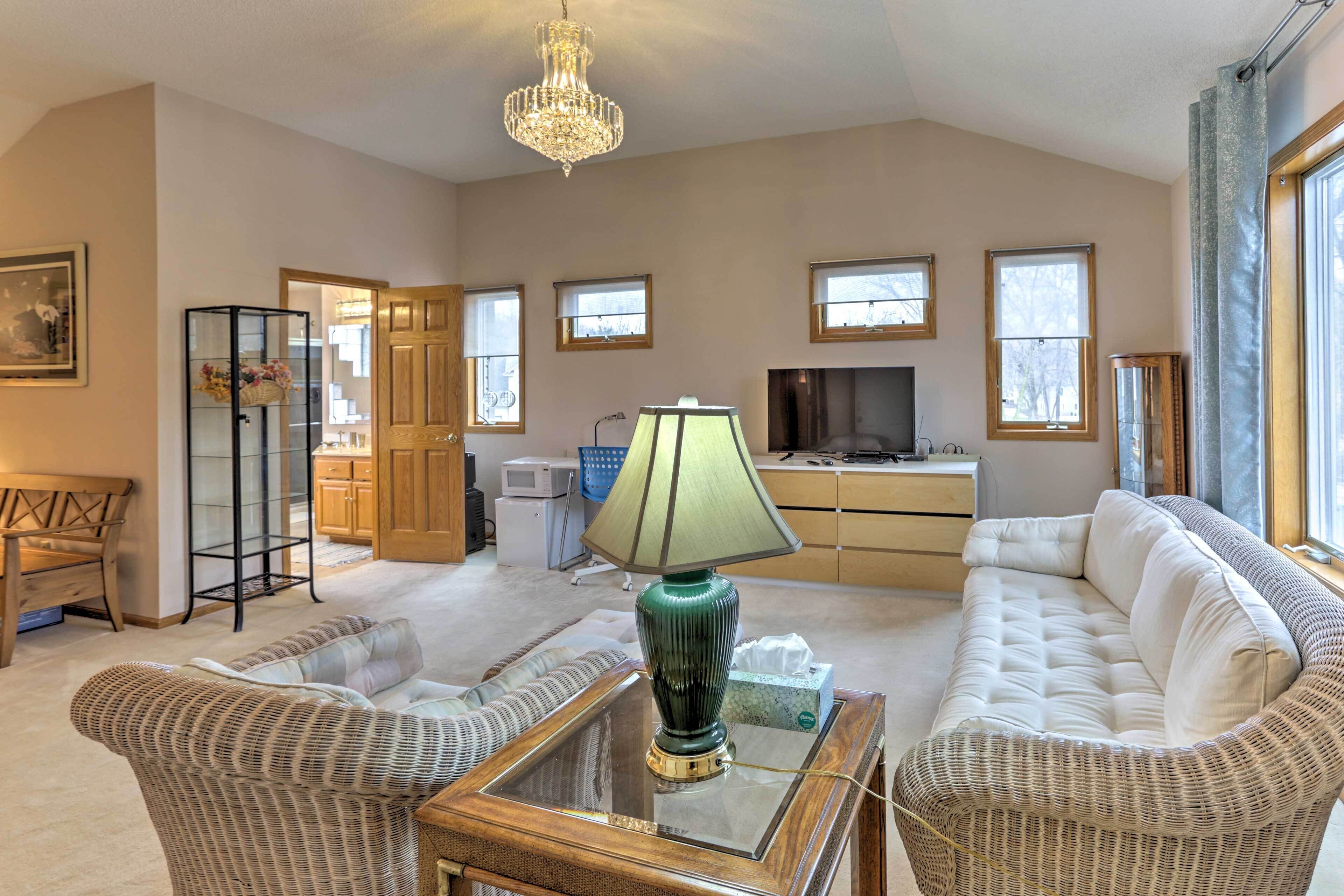 House (6 Bedrooms) | Interior