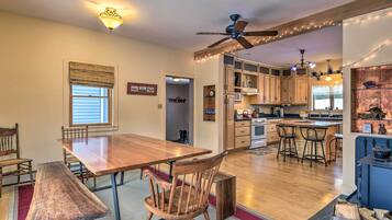 House (4 Bedrooms) | Interior