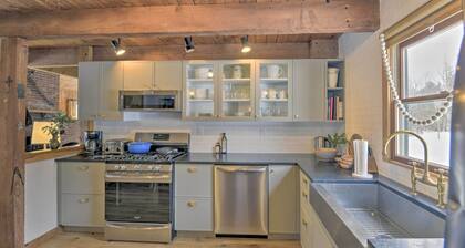 Upscale Montgomery Cabin, Near Jay Peak Resort!