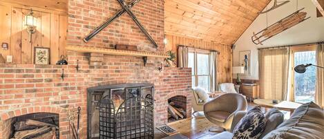 House (4 Bedrooms) | Front of property