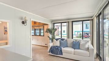 Cottage (2 Bedrooms) | Interior