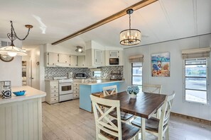 平房 (2 Bedrooms) | 住宿內部