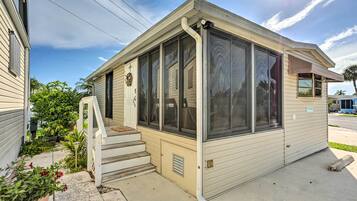 Cottage (2 Bedrooms) | Interior