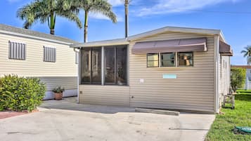 Cottage (2 Bedrooms) | Interior