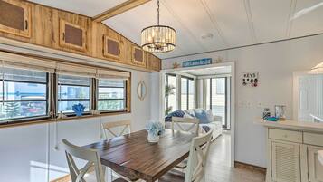 Cottage (2 Bedrooms) | Interior