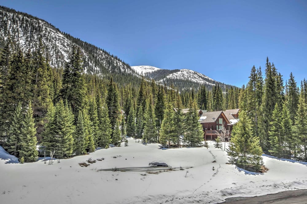 Blue River Condo w/ Views - 5 Mi to Breckenridge! - Mohawk Lake, CO