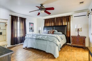 House (3 Bedrooms) | Interior - Charming Lake Retreat w/ Patio & Boat Parking! (Canyon Lake)