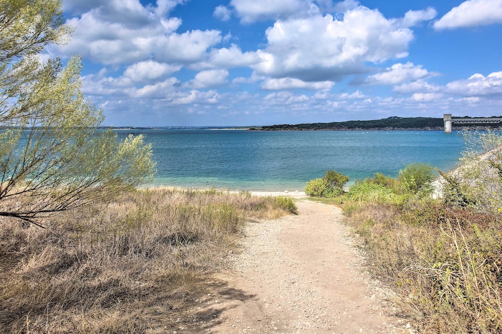 Cozy Canyon Lake Cottage: 1 Mi to Guadalupe River! - Comal County, TX