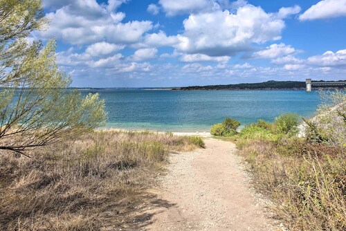 Cozy Canyon Lake Cottage: 1 Mi to Guadalupe River!