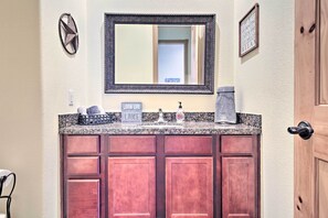 House (4 Bedrooms) | Interior - Lakeview Escape w/ Hot Tub, 1 Mi to Canyon Lake (Canyon Lake)