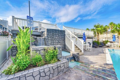1/4 Mi to Seawall: Relaxing Galveston Condo!