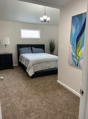 3 chambres, bureau, accès au Wi-Fi (inclus), literie fournie