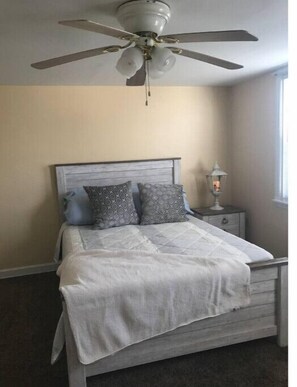 2 bedrooms, desk, free WiFi, bed sheets